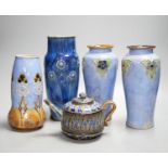 A Doulton teapot and four Doulton vases, 26cm