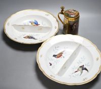 A pair of bird decorated Vienna dishes and a tankard (a.f)