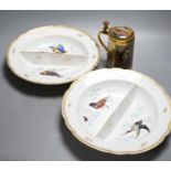 A pair of bird decorated Vienna dishes and a tankard (a.f)