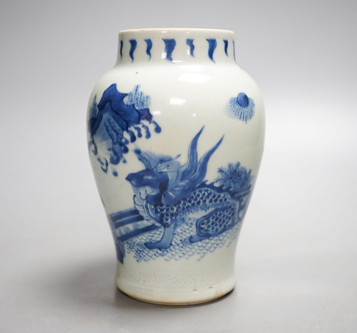 A 19th century Chinese blue and white vase, 16cm