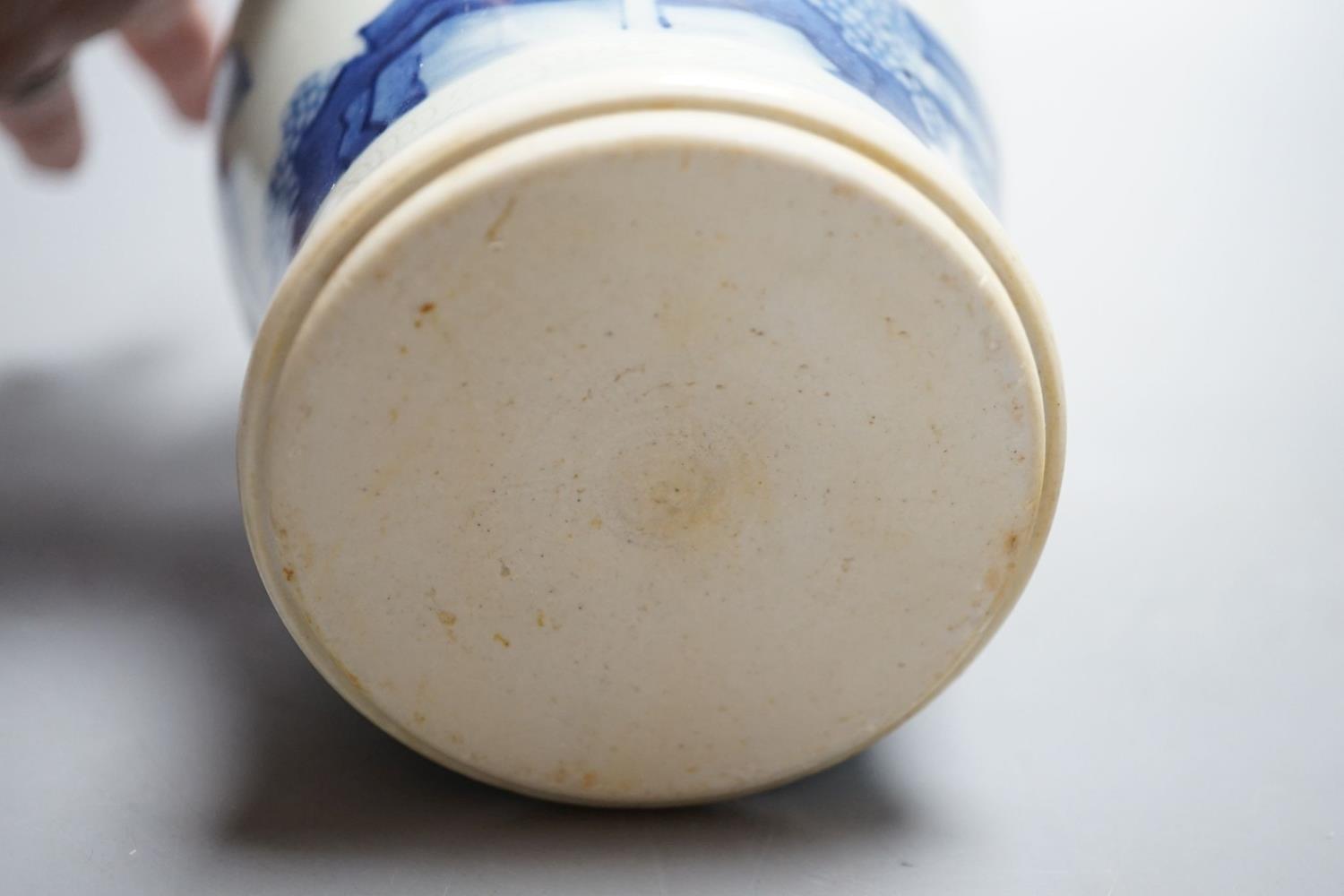 A 19th century Chinese blue and white vase, 16cm - Image 5 of 5