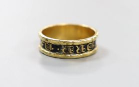 A late George IV 18ct gold and black enamel set mourning band, inscribed 'In Memory Of', shank