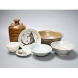 A group of Chinese Ming ceramics, bowls, dishes and a jar (7) 18cm