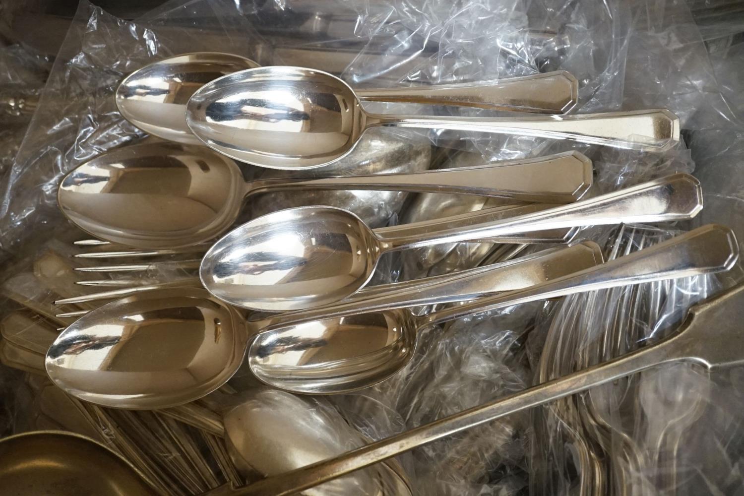 A large quantity of silver plated flatware - Image 2 of 5