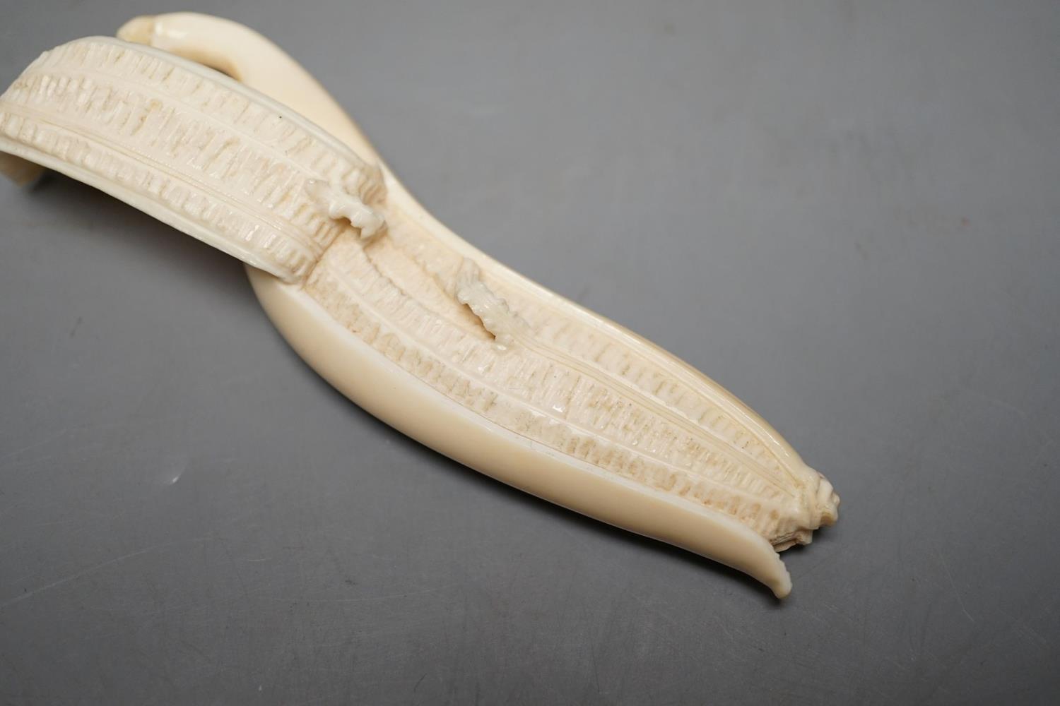 A Japanese ivory model of a banana, Meiji period 12cm - Image 2 of 5