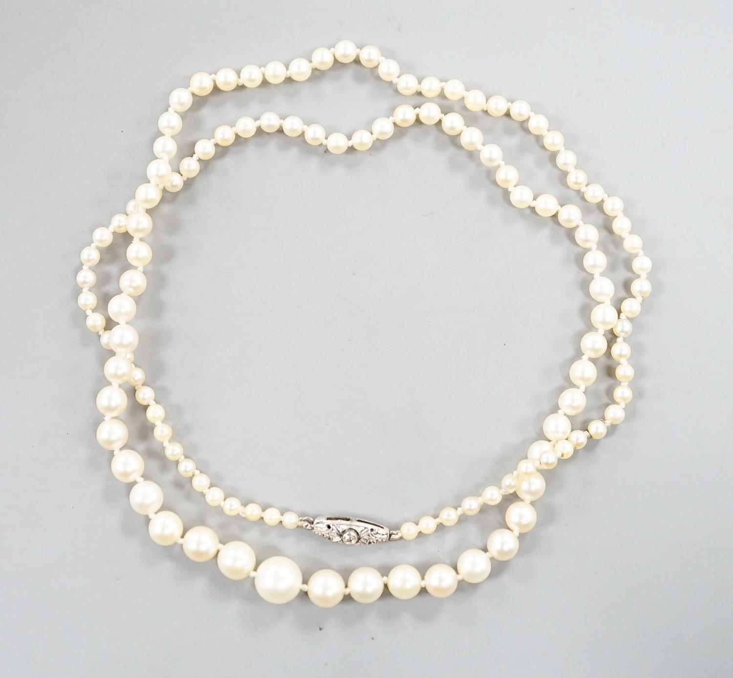 An early 20th century single strand graduated pearl necklace(not tested for natural or cultured),