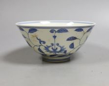 A Chinese blue and white bowl,14 cms diameter.