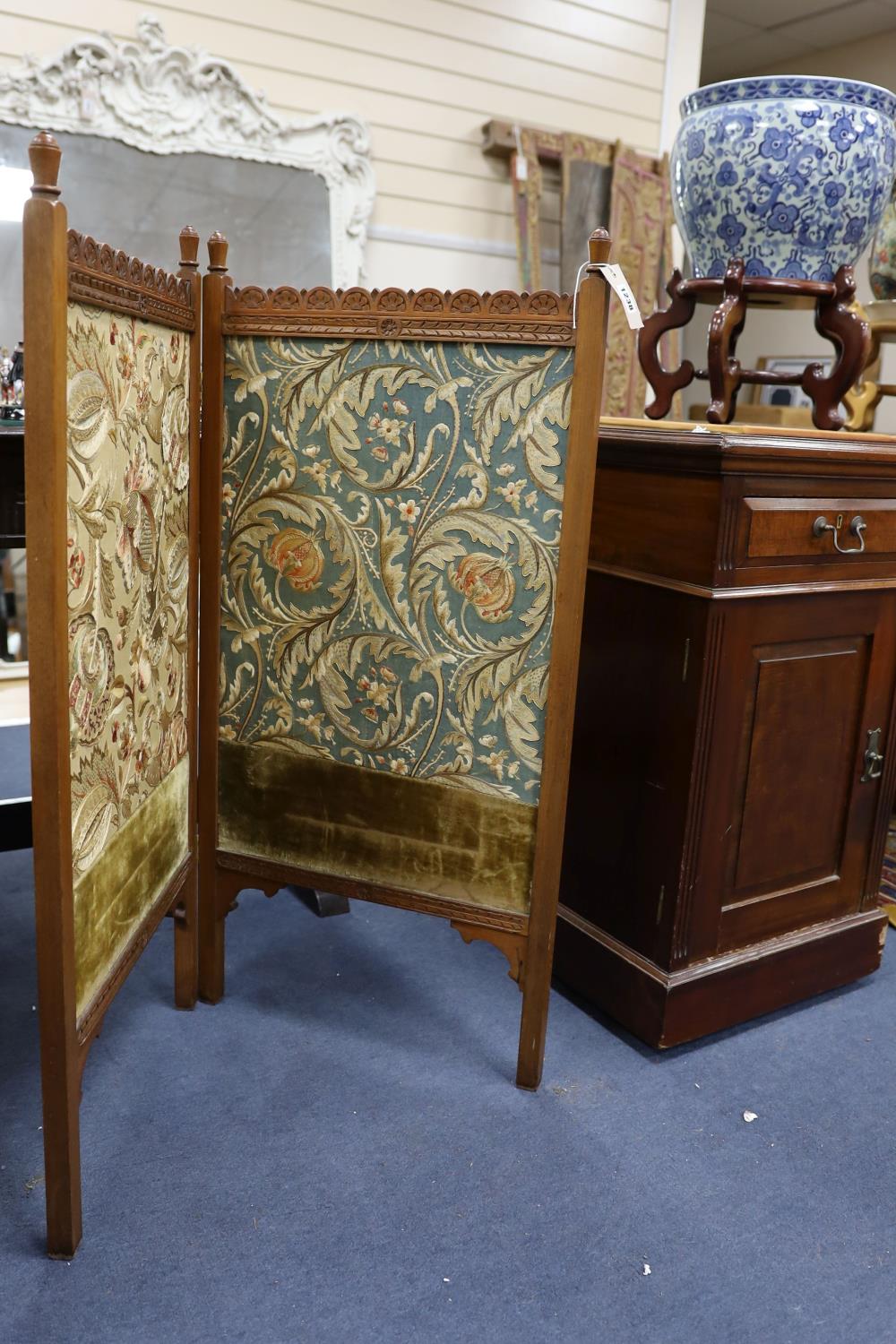 An Arts and Crafts Morris-style embroidered two-fold mahogany framed screen, each panel width - Image 3 of 3