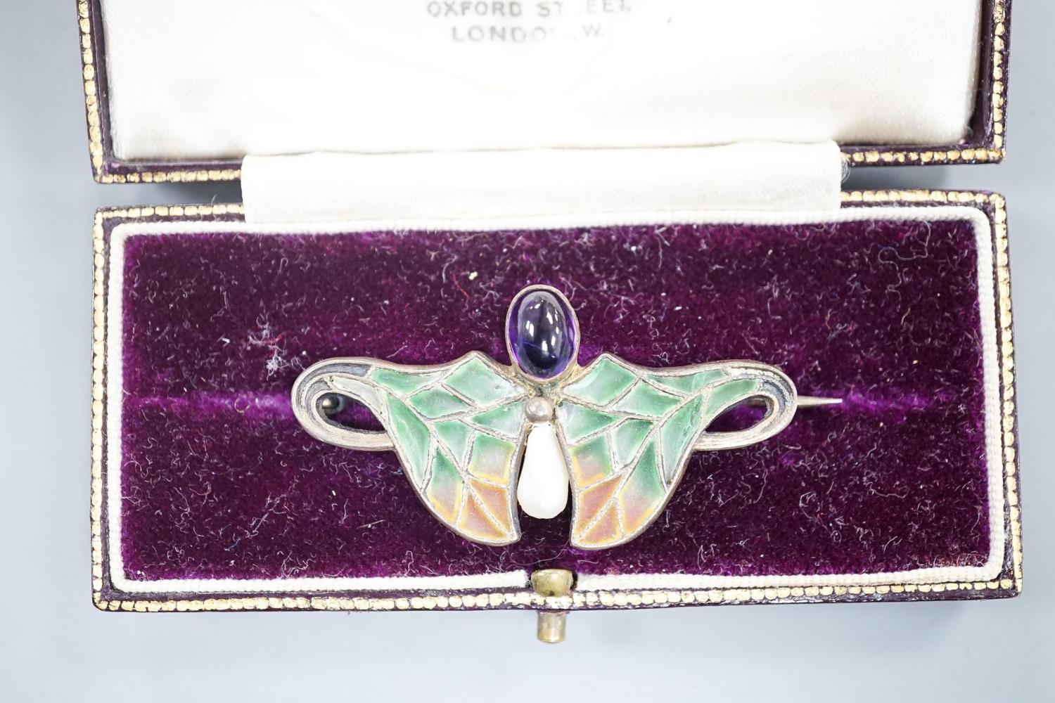 An Art Nouveau continental 900 standard gilt white metal, cabochon amethyst, baroque pearl and - Image 3 of 3