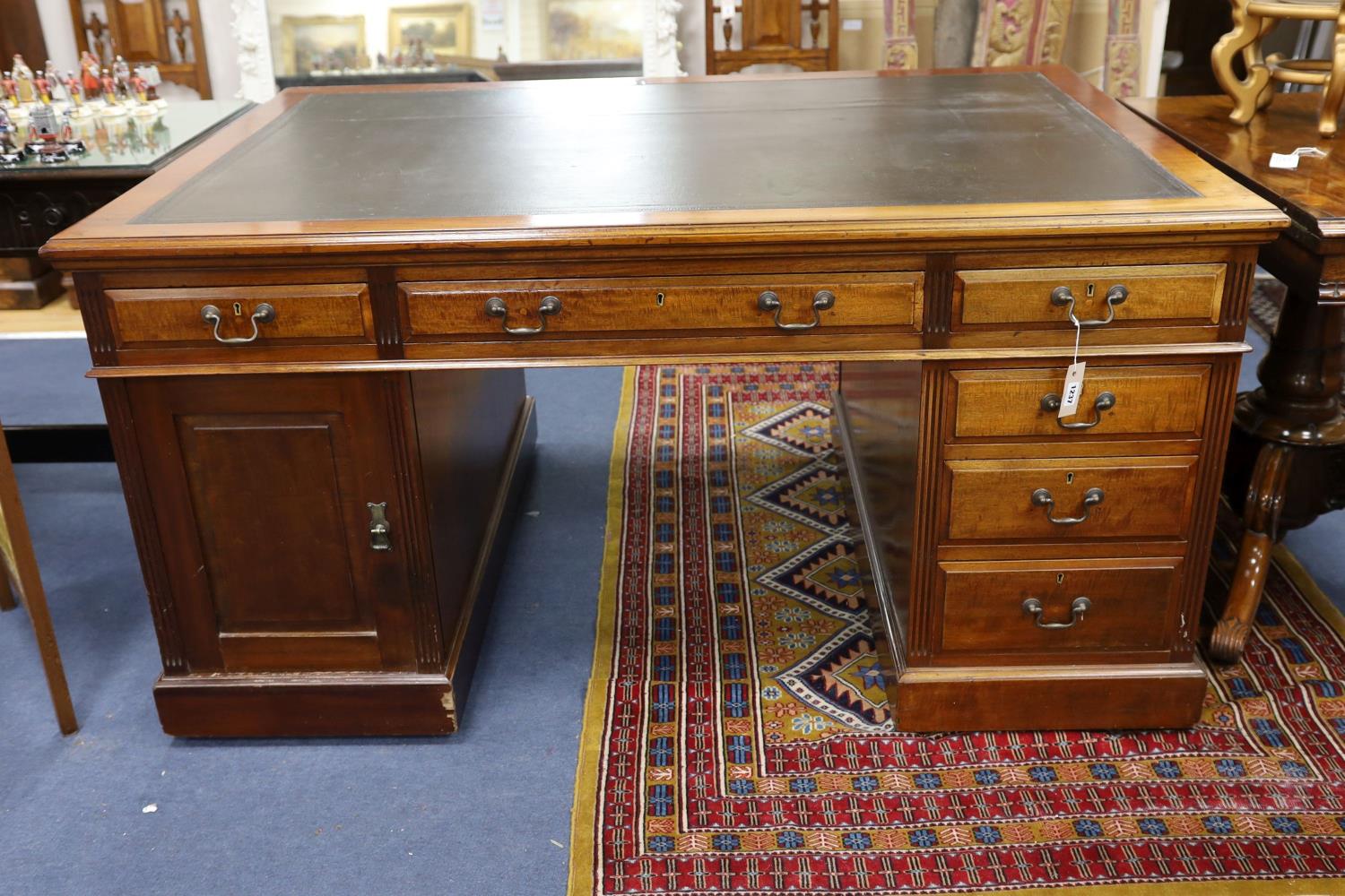 A Victorian mahogany pedestal partner's desk by Maple & Co., length 152cm, depth 105cm, height 78cm - Image 2 of 3