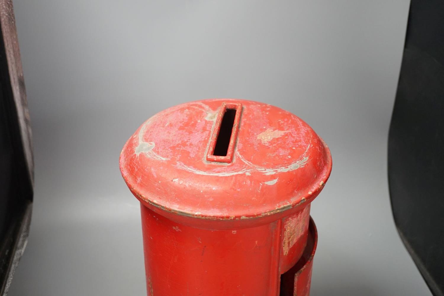 A painted metal country house post box 40cm - Image 5 of 6