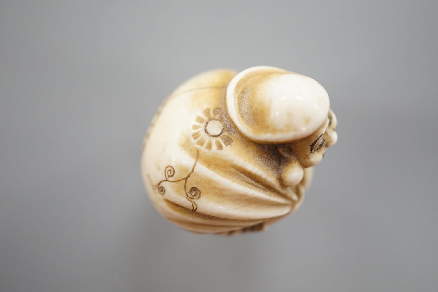 A Japanese ivory netsuke of Daikoku or Ebisu, Meiji period,4 cms high. - Image 6 of 7