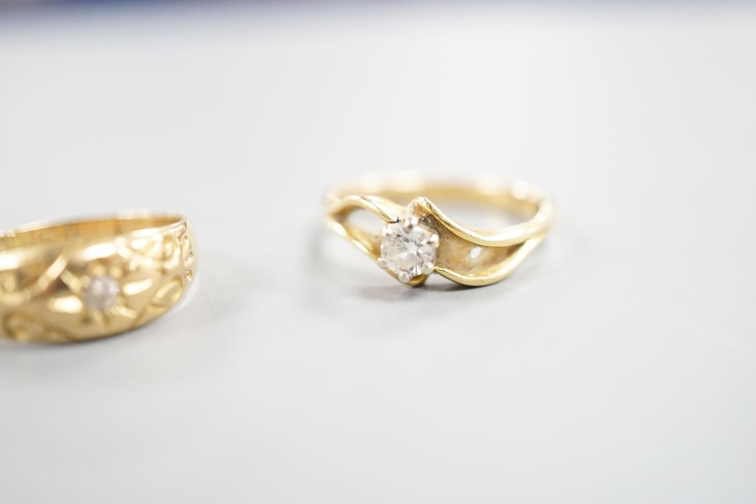 A George V 18ct gold and diamond chip set ring, size O and a later 750 yellow metal and solitaire - Image 3 of 7