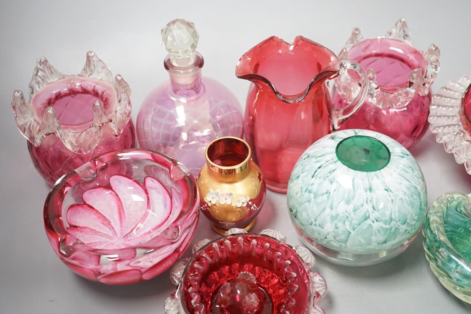 A group of small Cranberry and green glass vases, bowls etc. (12) - Image 2 of 6