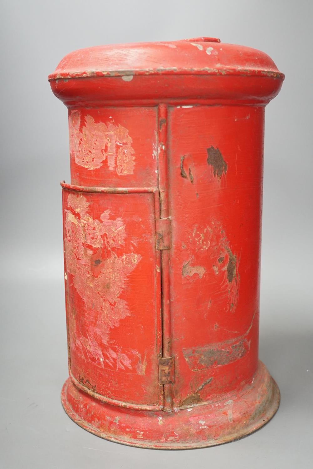 A painted metal country house post box 40cm - Image 2 of 6