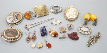 Assorted mainly Victorian and later jewellery, including mourning brooches with plaited hair,