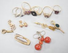 Mixed jewellery including four 9ct and gem set rings, a 585 and diamond chip set ring, an 18ct and