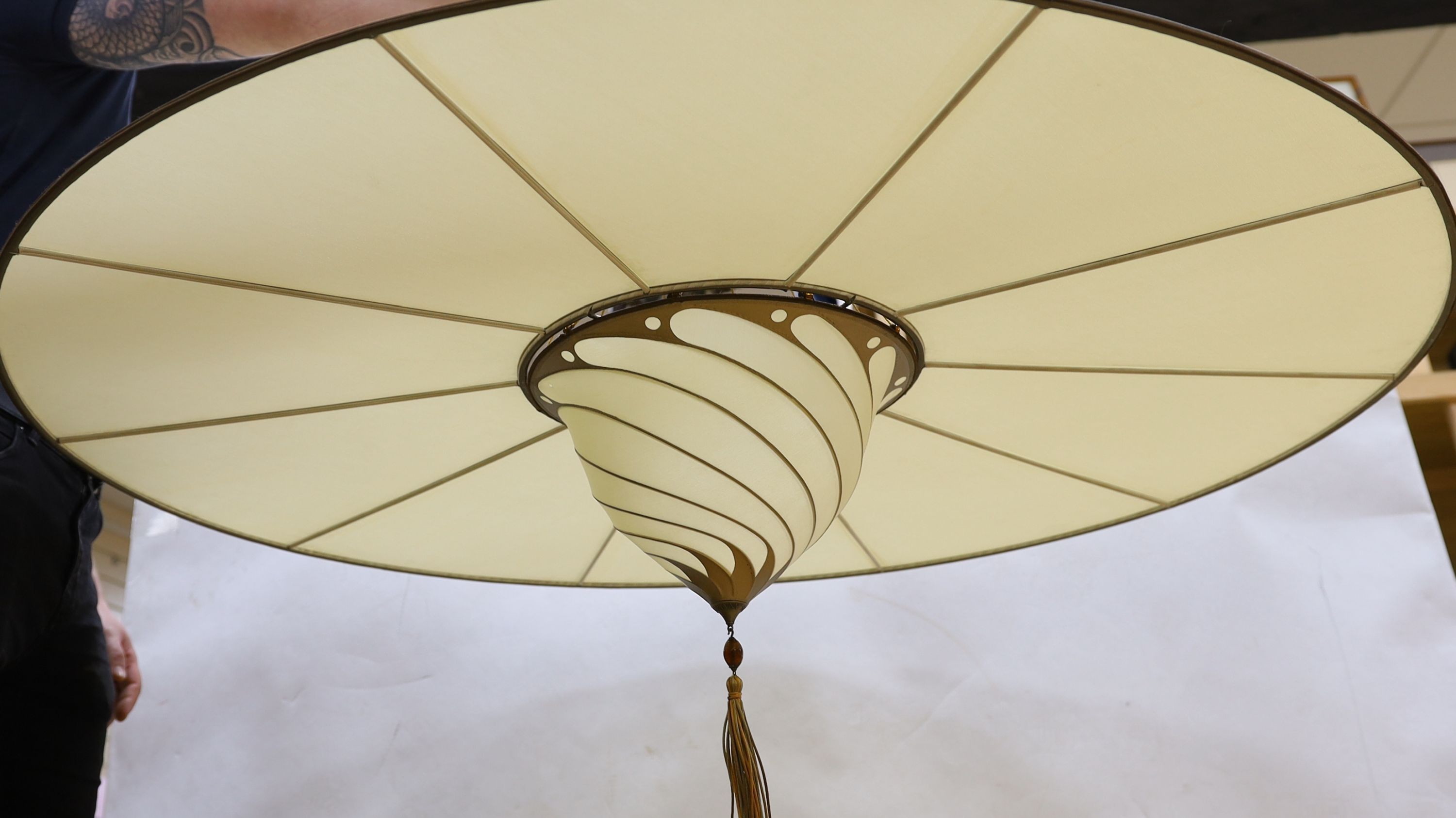 A pair of Fortuny silk ceiling shades with discs - Image 4 of 5