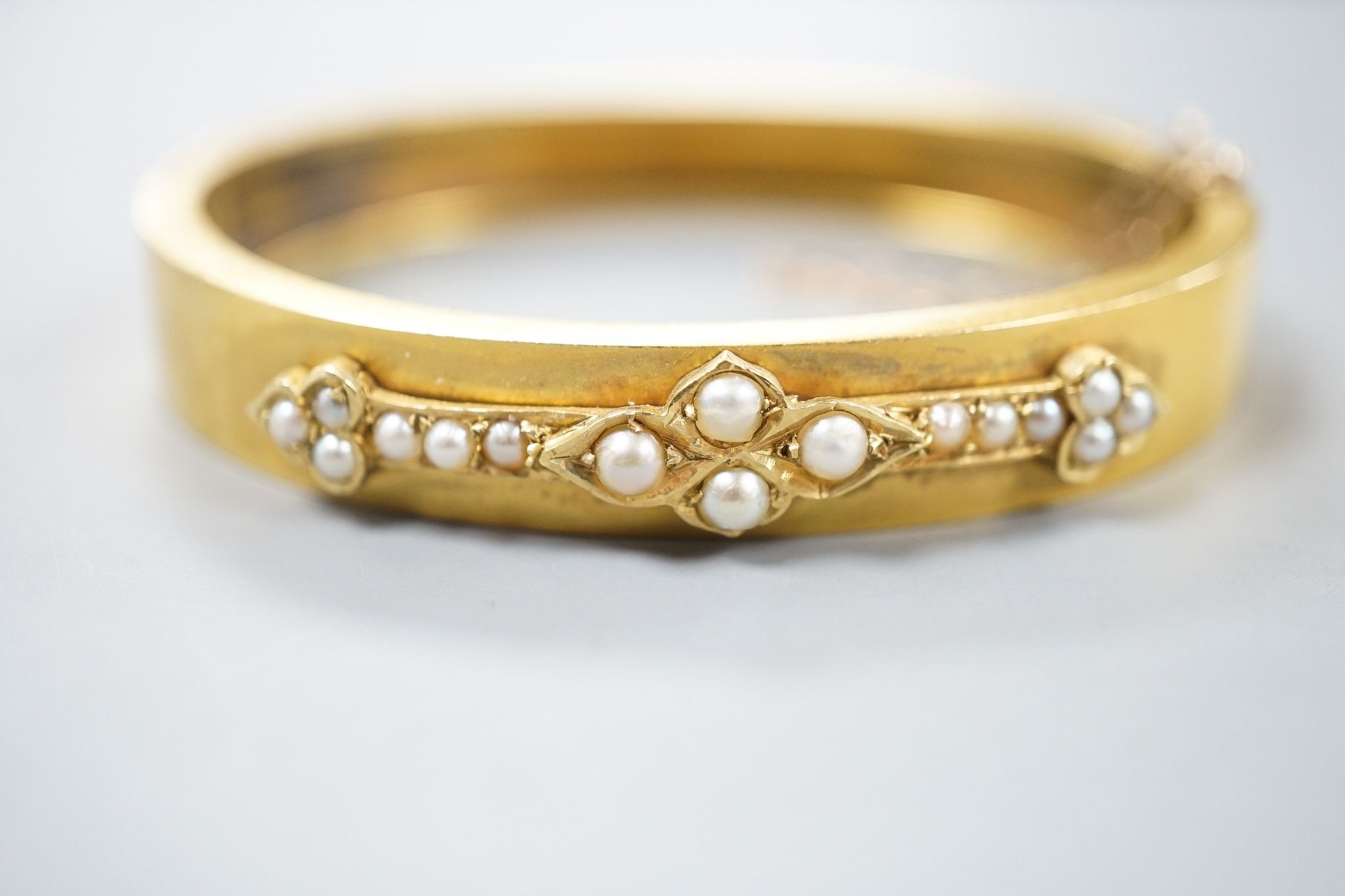 A Victorian yellow metal and split pearl set hinged bangle, interior diameter 55mm, gross weight - Image 2 of 5