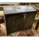 A vintage painted metal water tank, width 92cm, depth 62cm, height 77cm