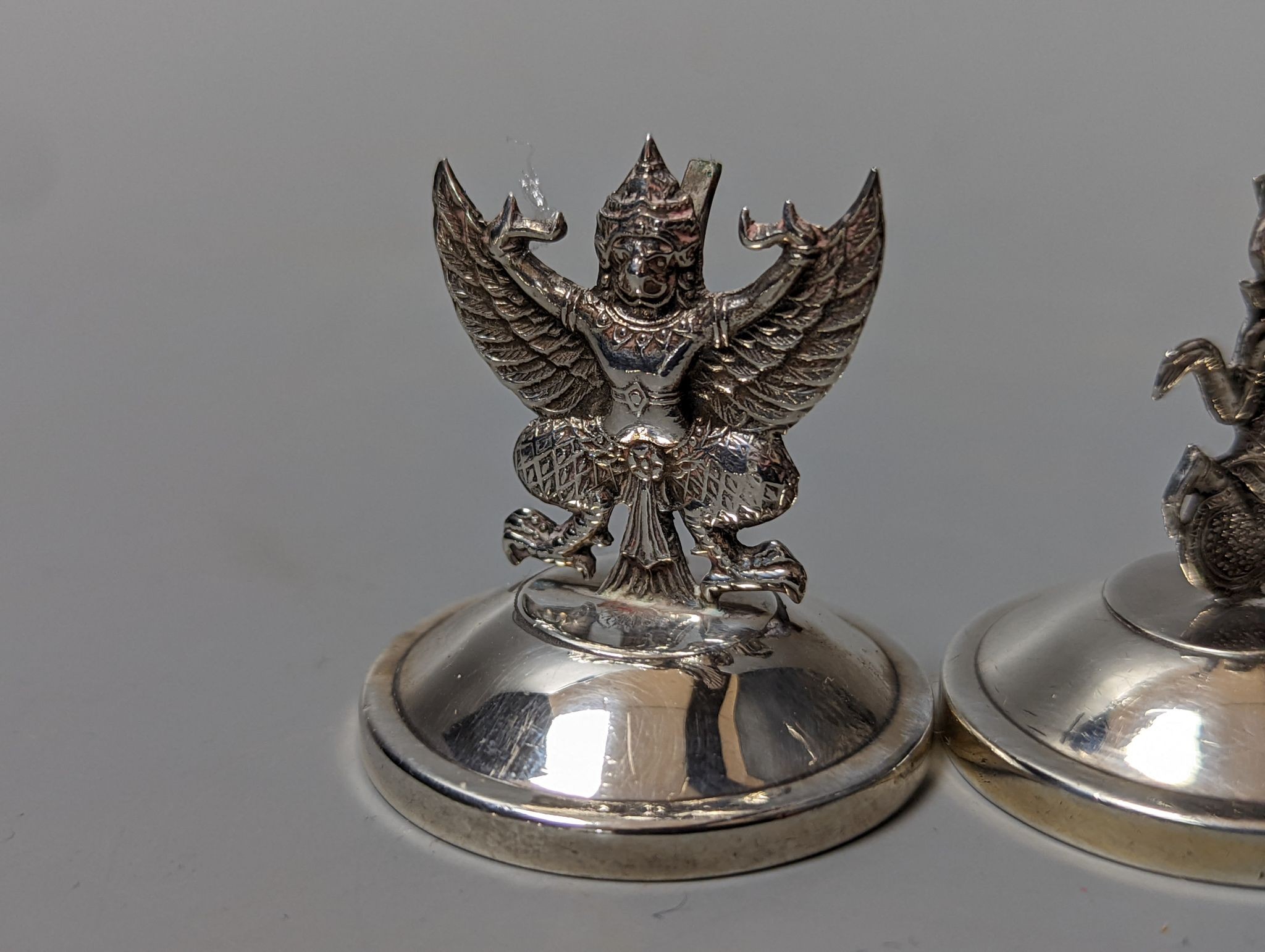 Sixteen assorted Siamese sterling mounted menu holders, modelled with figures, elephant, etc. - Image 17 of 17