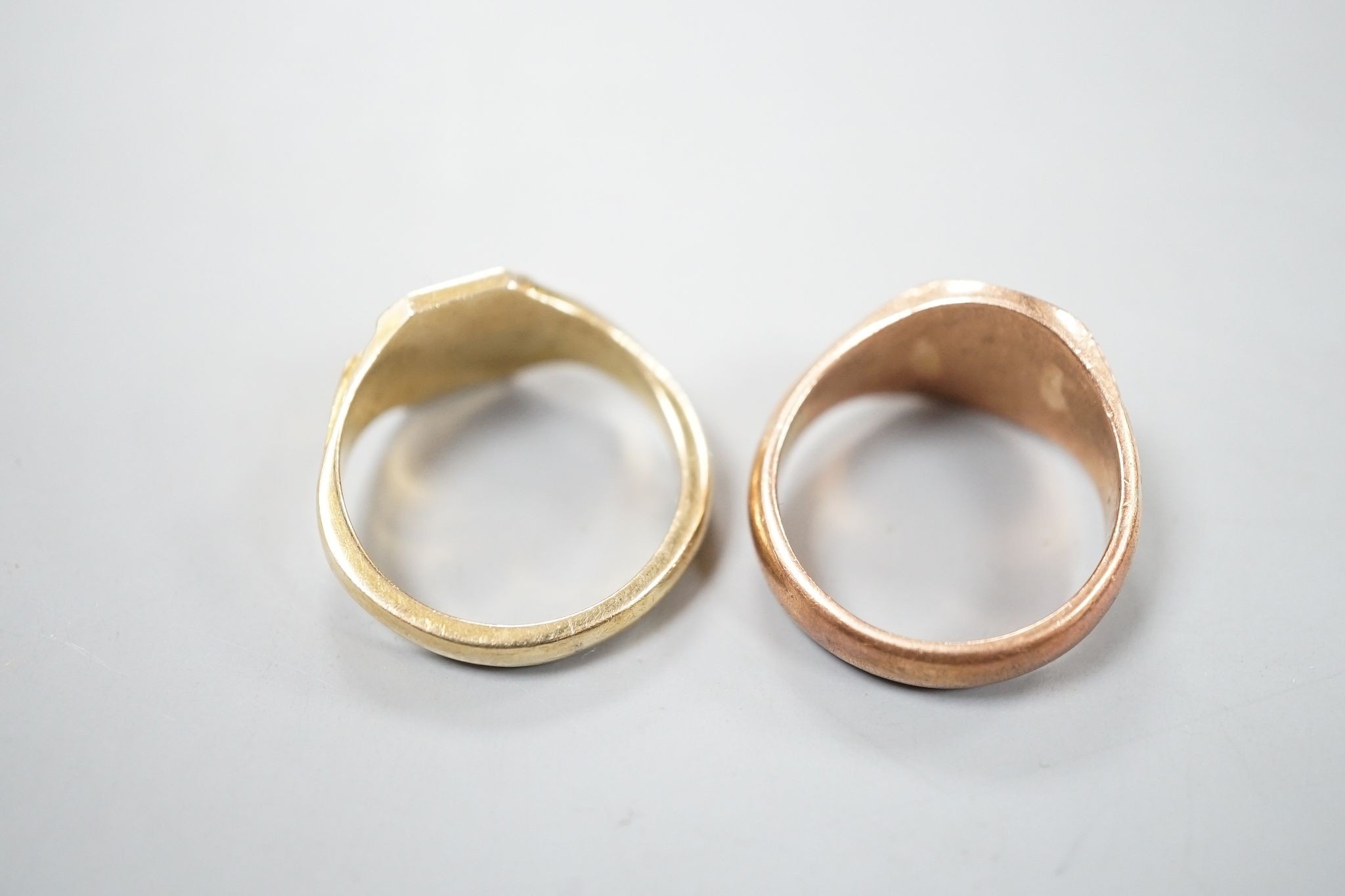 Two 9ct gold signet rings, both with engraved monograms, sizes R/S & S, gross 14.7 grams. - Image 9 of 9