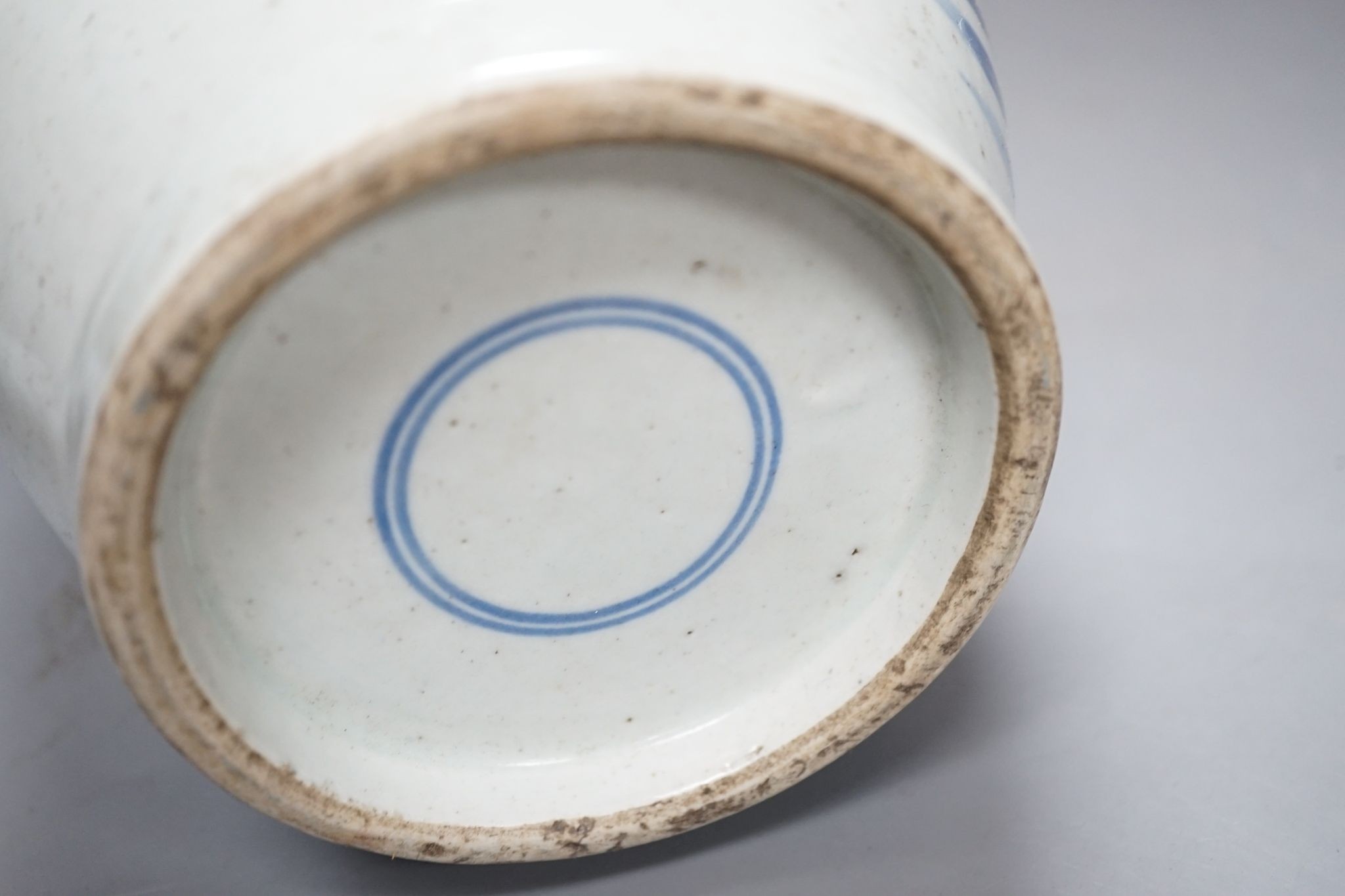 A Chinese blue and white rouleau vase, 42 cm - Image 5 of 5