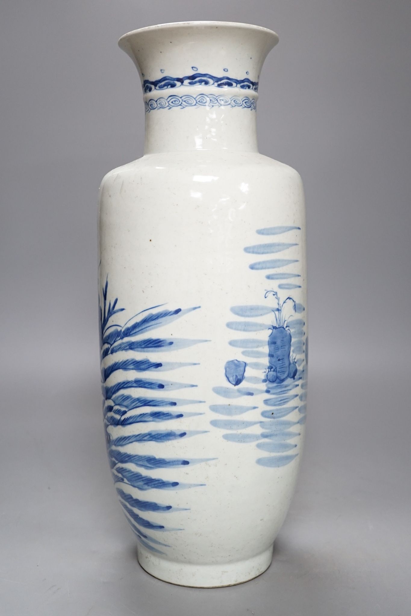A Chinese blue and white rouleau vase, 42 cm - Image 3 of 5