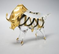 A Murano glass model of a bull,17.5 cms high x 23 cms wide