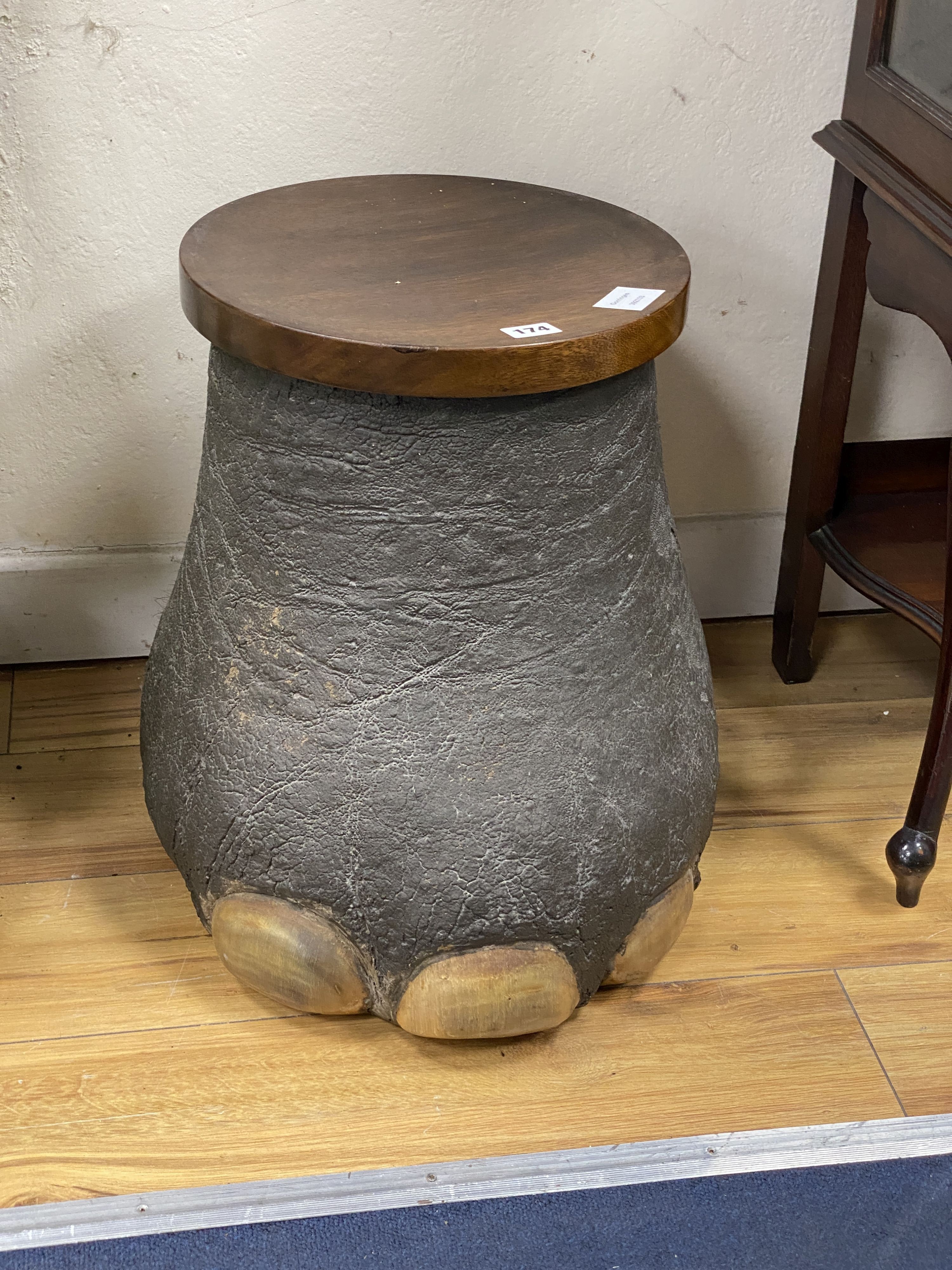 An elephant footstool, top diameter 32cm, height 43cm - Image 2 of 2