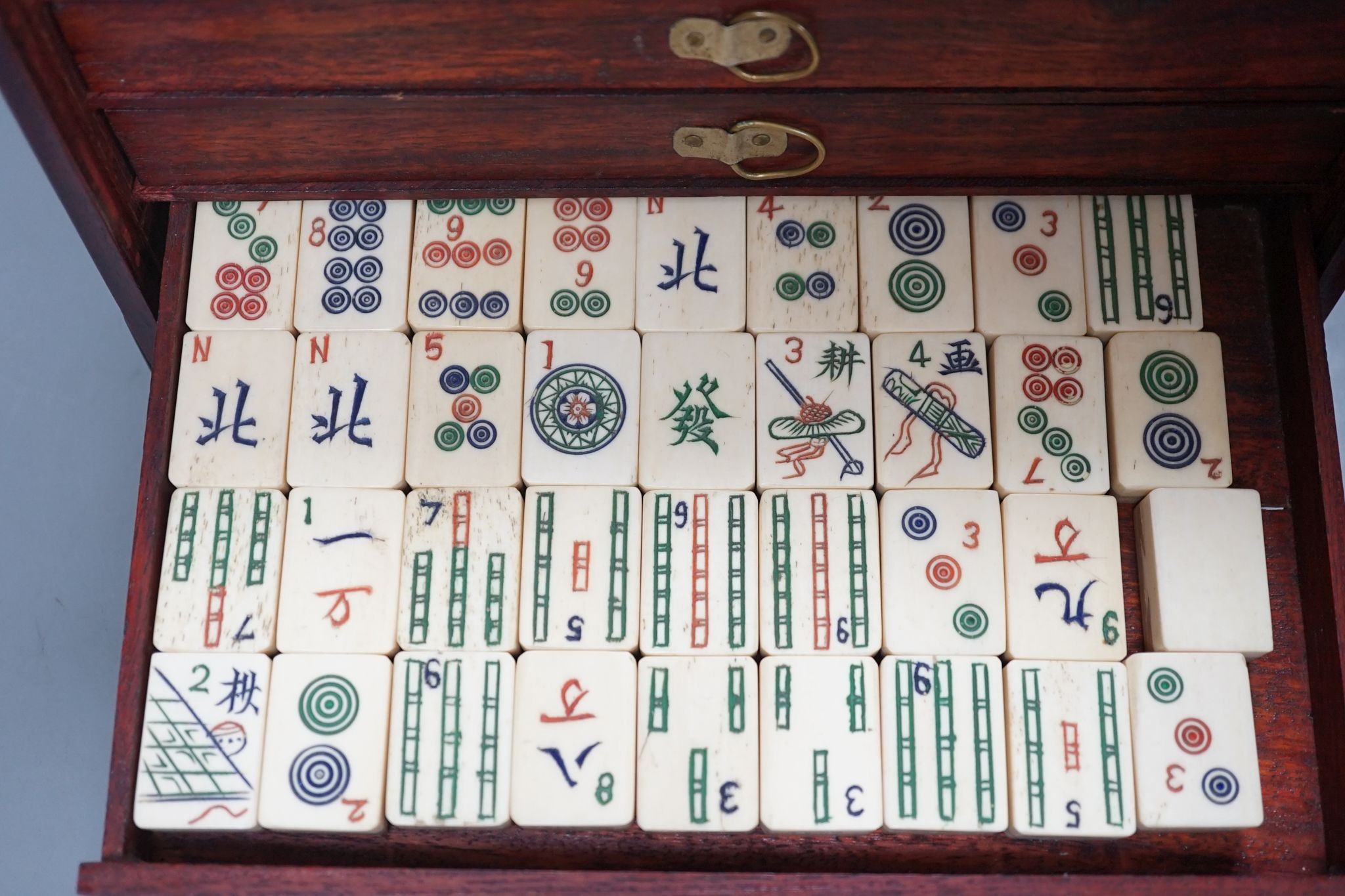 A MahJong set and a Chinese brass mounted card case.MahJong set, 15.5 cms high x 23.5 cms wide. - Image 9 of 12