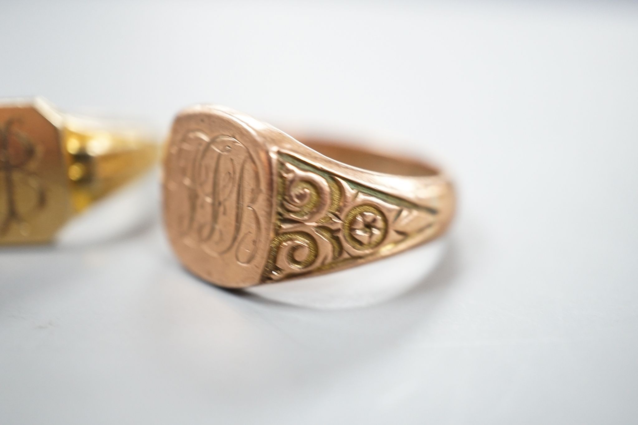 Two 9ct gold signet rings, both with engraved monograms, sizes R/S & S, gross 14.7 grams. - Image 5 of 9