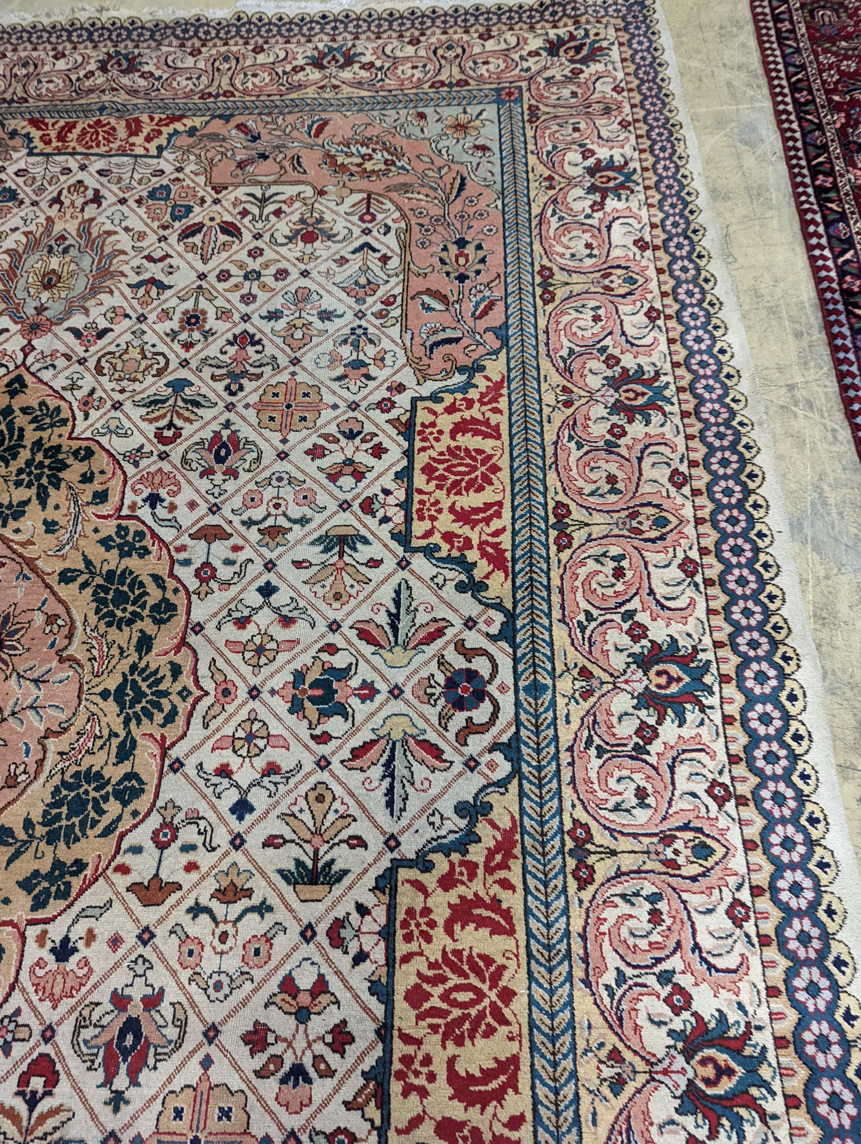 A Tabriz ivory ground carpet, 425 x 306cm - Image 5 of 10