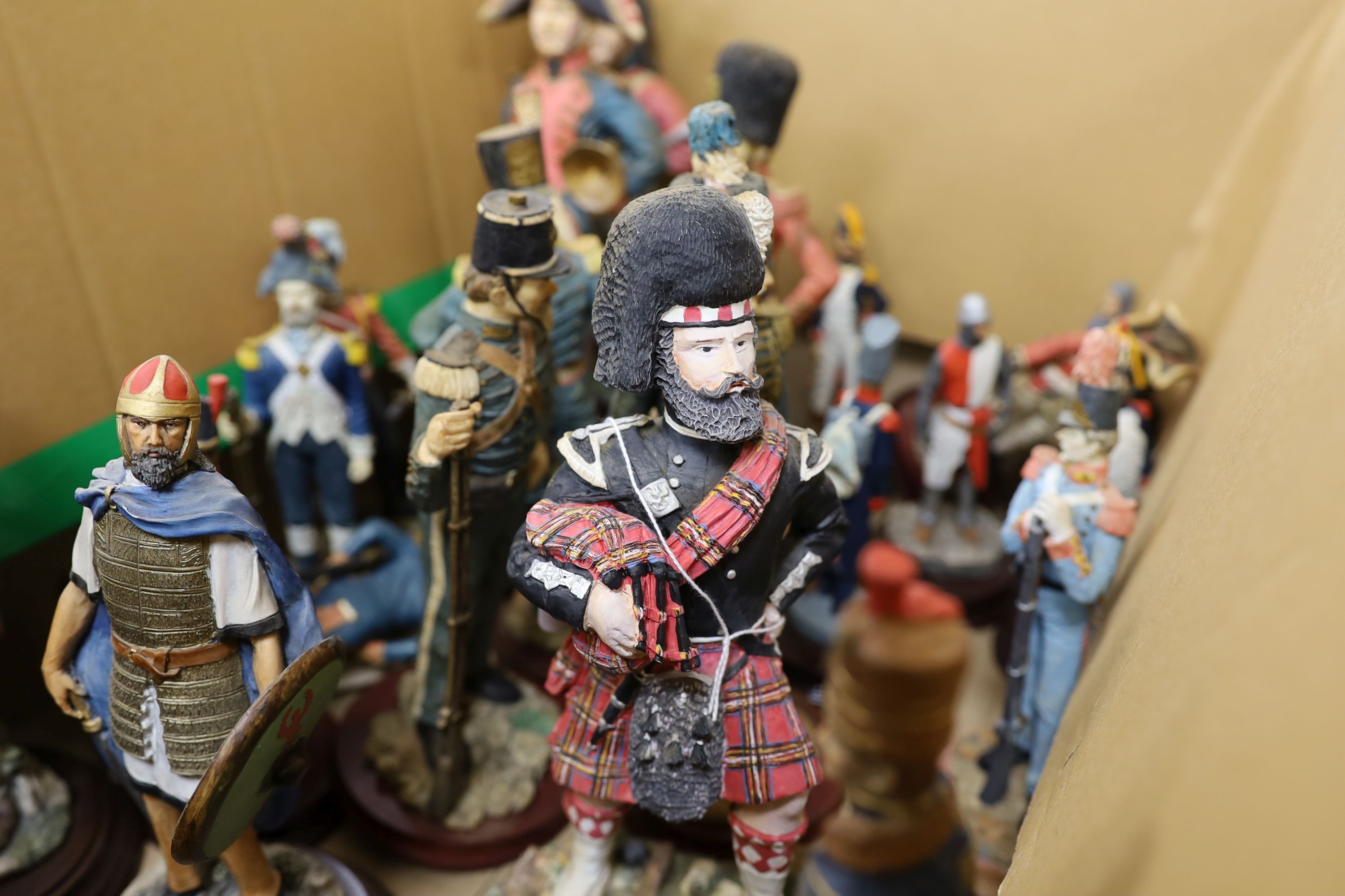 A collection of mostly 'Madrigale' military soldiers - Image 4 of 5