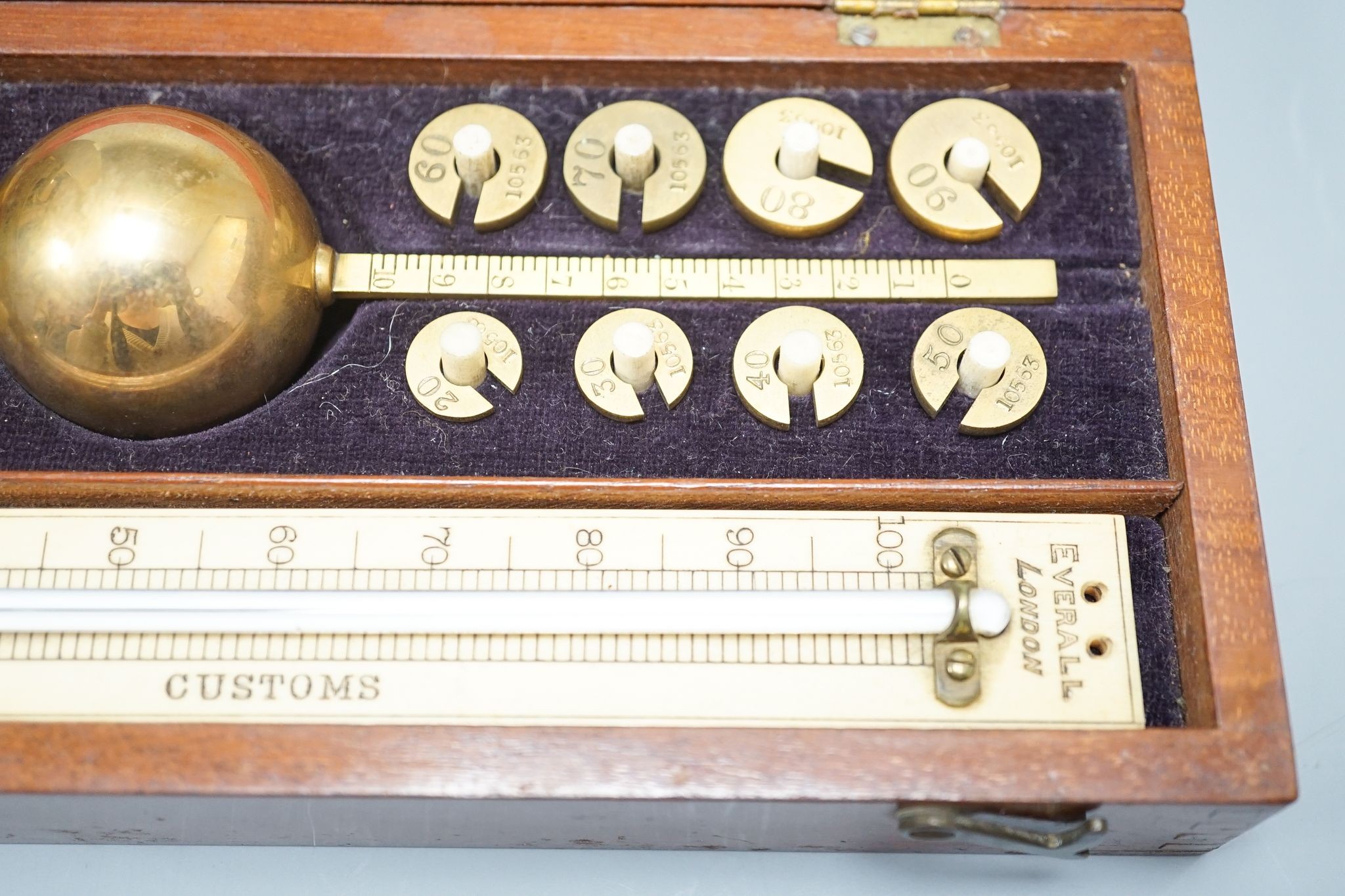 A boxed Everall, London hygrometer, the thermometer with ivory scale - Image 3 of 4