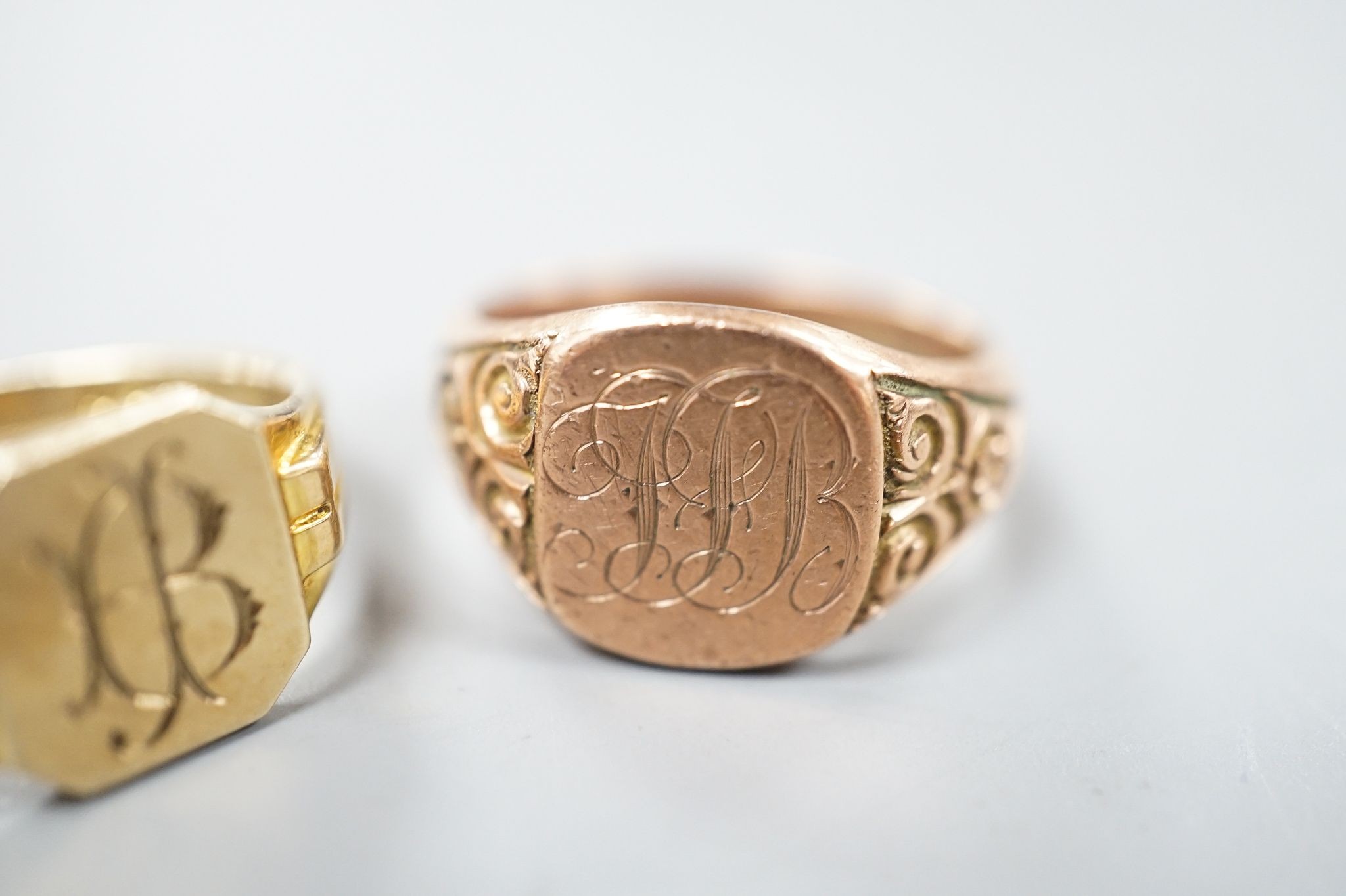 Two 9ct gold signet rings, both with engraved monograms, sizes R/S & S, gross 14.7 grams. - Image 3 of 9