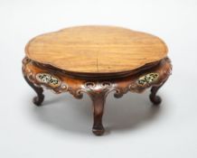 A fine Chinese oval hardwood and green stained Ivory inset stand, Qing dynasty, lacking stretcher,15