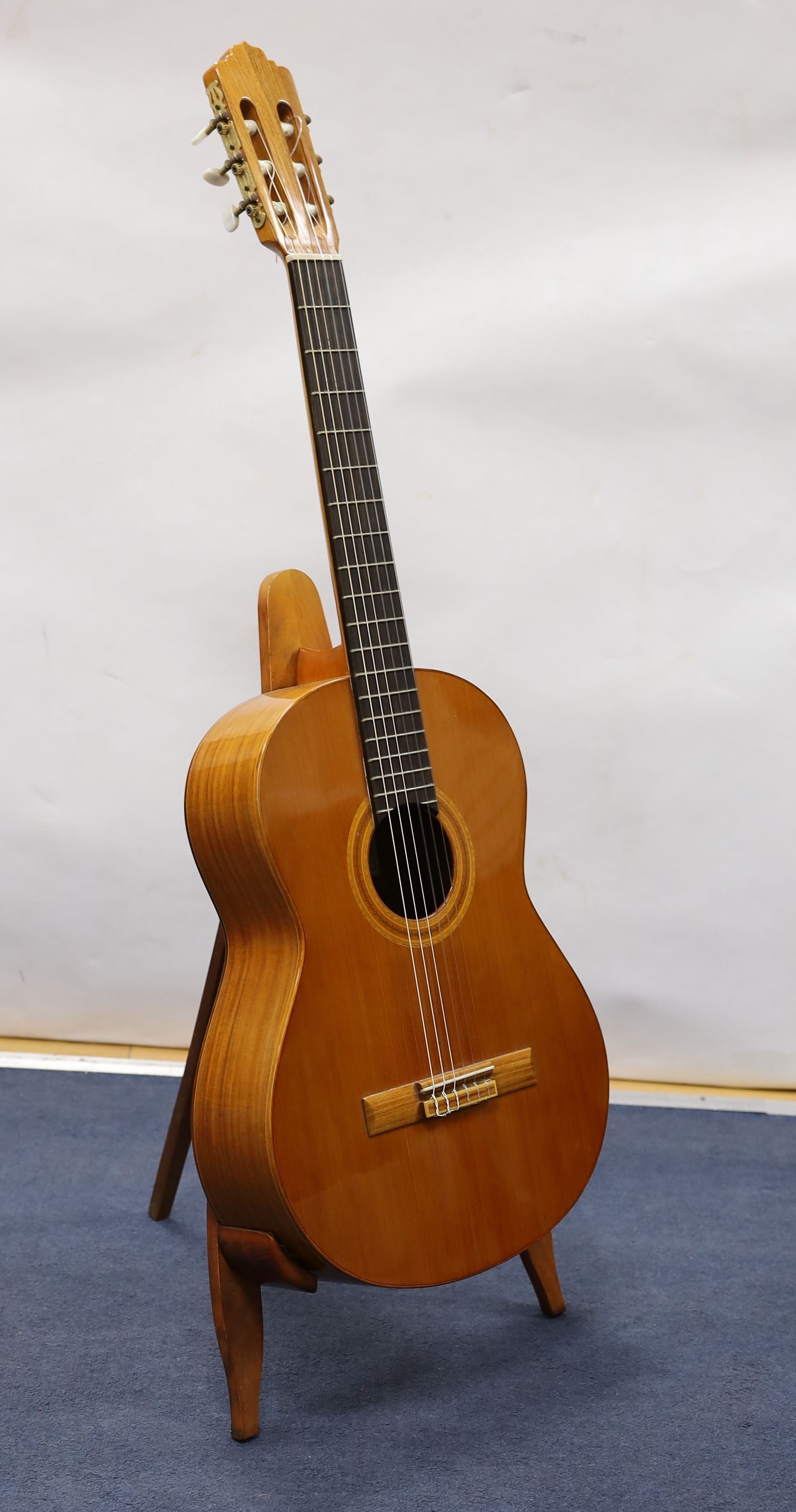 Manuel Rodriguez Model B Espana guitar with stand - Image 4 of 4