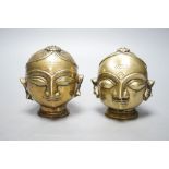 A pair of Indian bronze heads 11cm