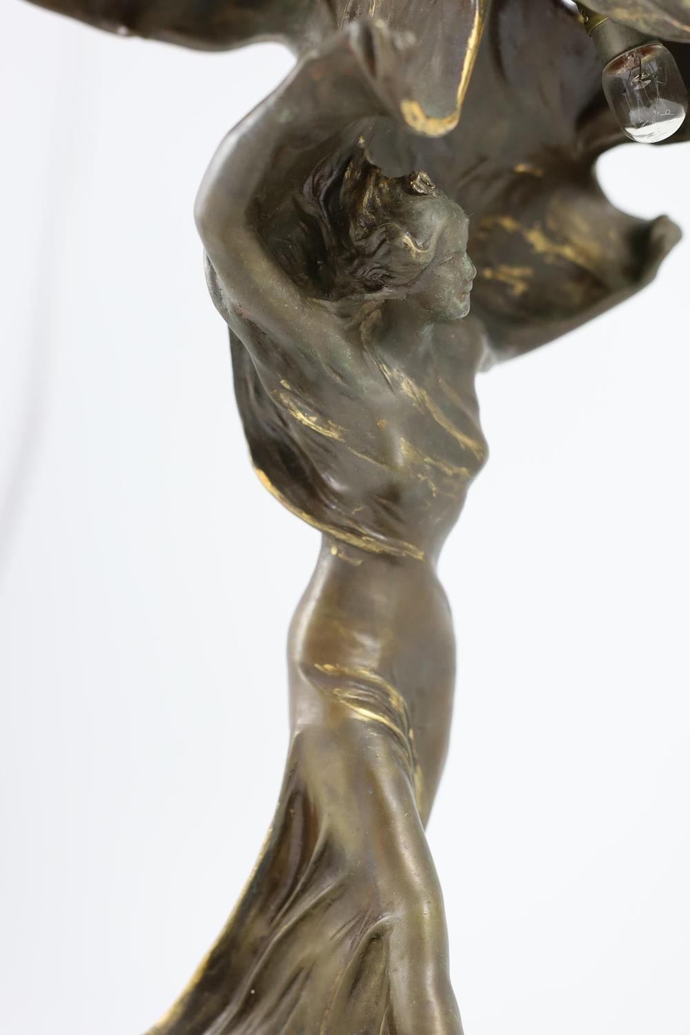 After Raoul Larche (1860-1912). A bronze 'Loie Fuller' table lamp,the dancer with raised arms, - Image 4 of 5