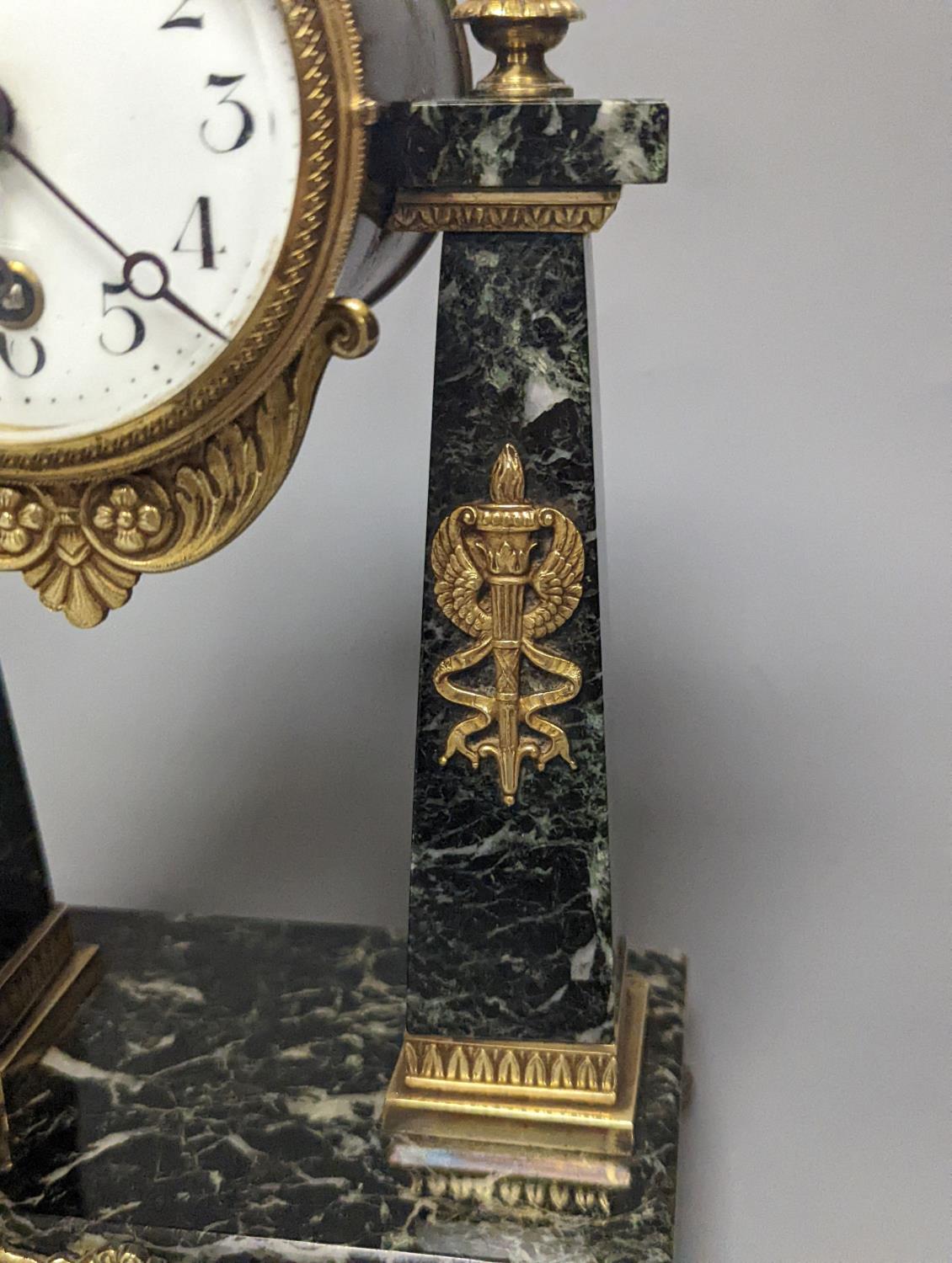 A French Empire style marble and ormolu portico timepiece 32cm - Image 3 of 5