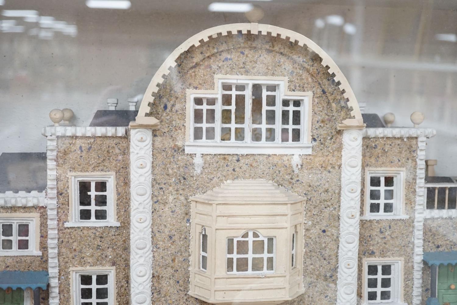 A diorama of a country house, case 63 cm wide - Image 3 of 7