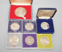 A collection of QEII Royal Mint, Pobjoy mint silver and Brilliant UNC coins including a 1978 25th