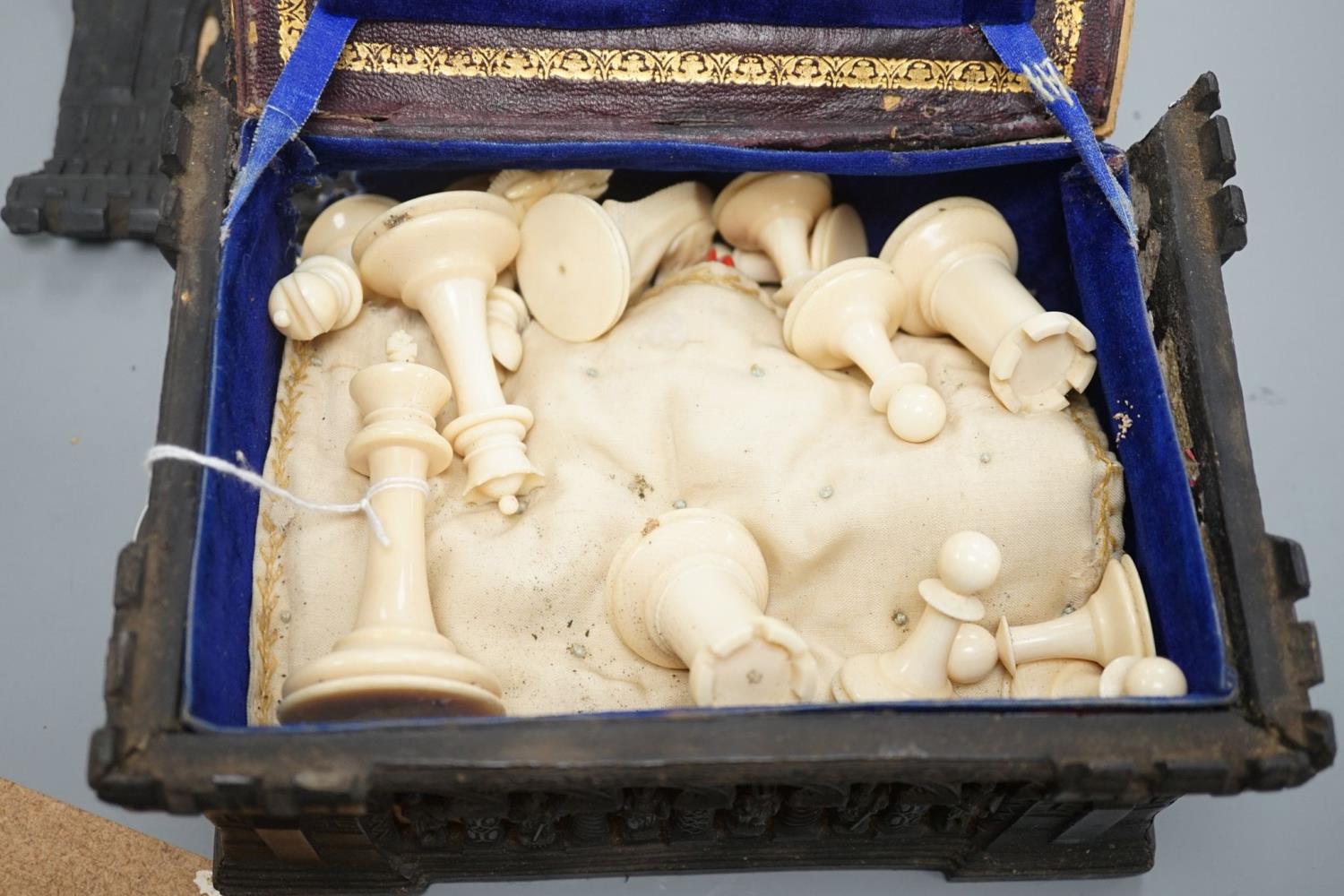 A Jaques Pierre Carton containing a Jaques stained ivory chess set. King 9cm - Image 5 of 6