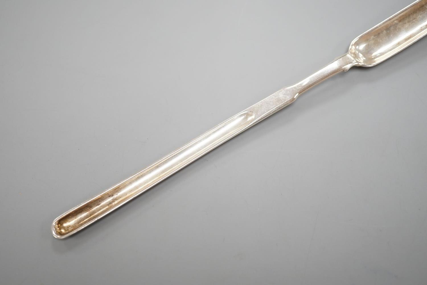 A George III silver marrow scoop, with engraved crest, Peter & William Bateman, London, 1810, 24. - Image 3 of 6