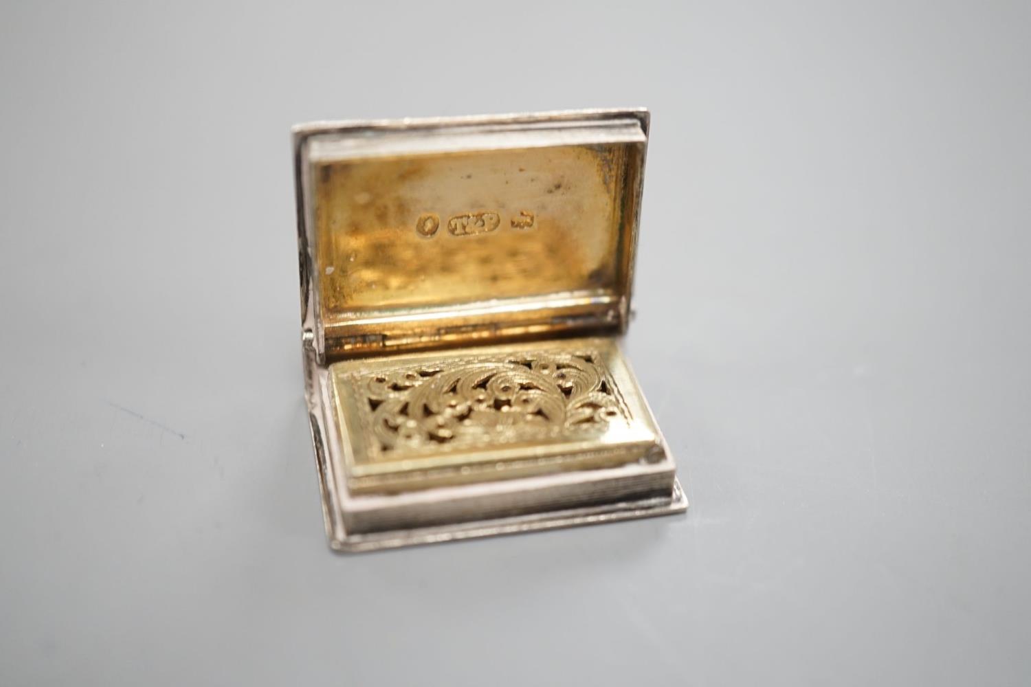 An early Victorian novelty silver vinaigrette, modelled as a book, Taylor & Perry, Birmingham, 1838, - Image 4 of 7