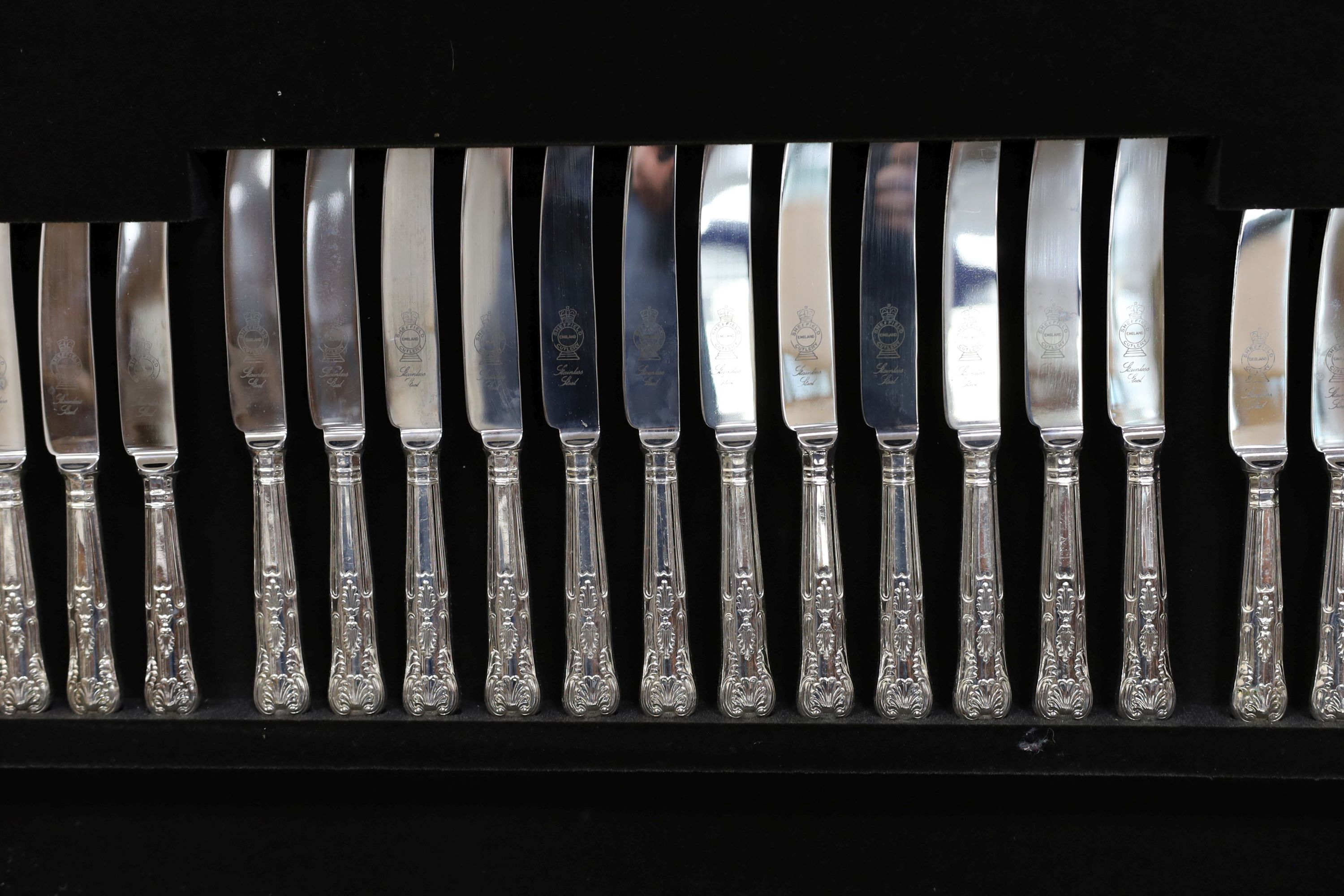 A leather inset canteen of silver plated flatware - Image 13 of 14