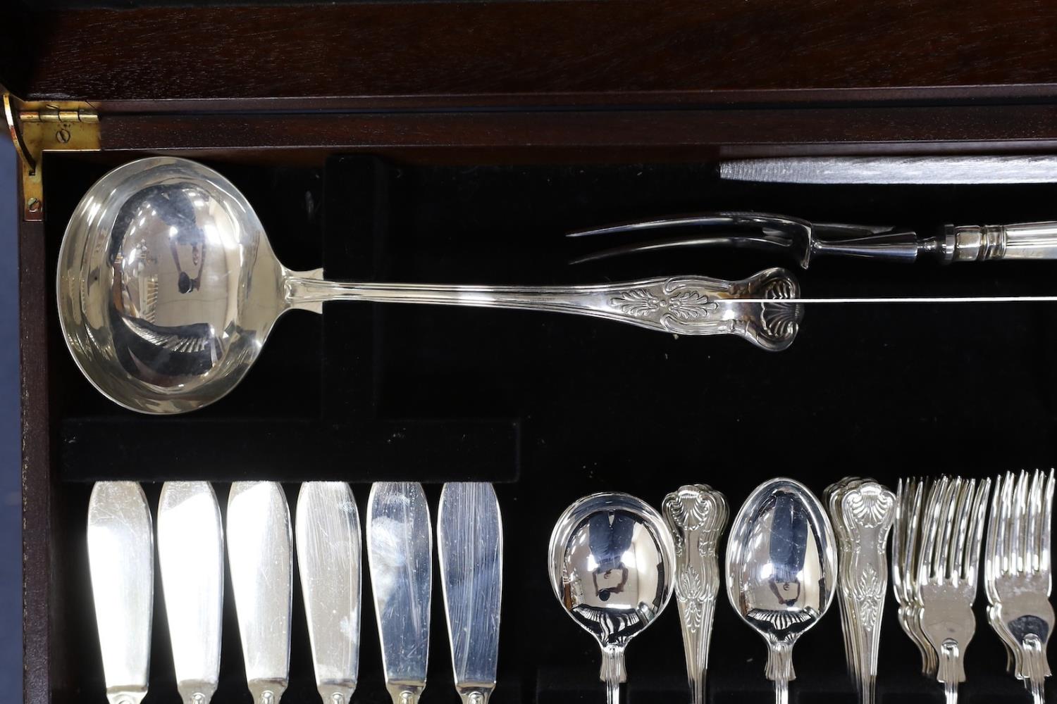 A leather inset canteen of silver plated flatware - Image 10 of 14