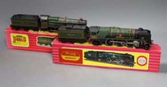 Two boxed Hornby Dublo locomotives and tenders – 2221 Cardiff Castle locomotive and tender and
