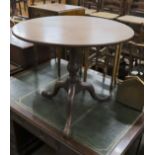 A George III circular mahogany birdcage tilt top tripod tea table, diameter 85cm, height 71cm